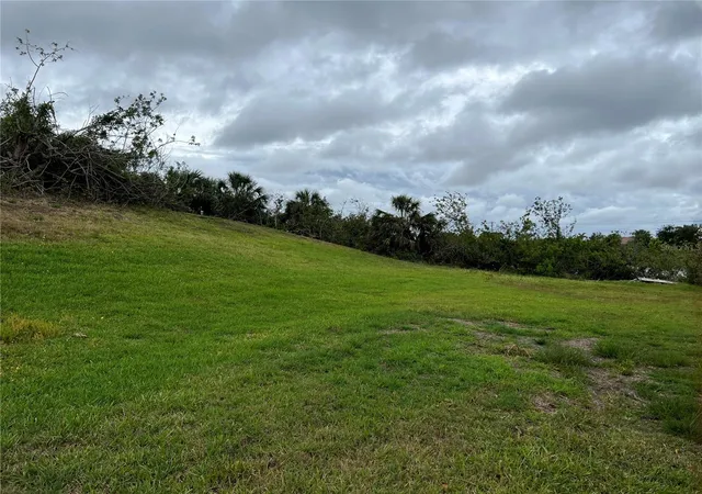4th image of Woodbridge Dr, Venice, FL 34293 | MLS# A4571228