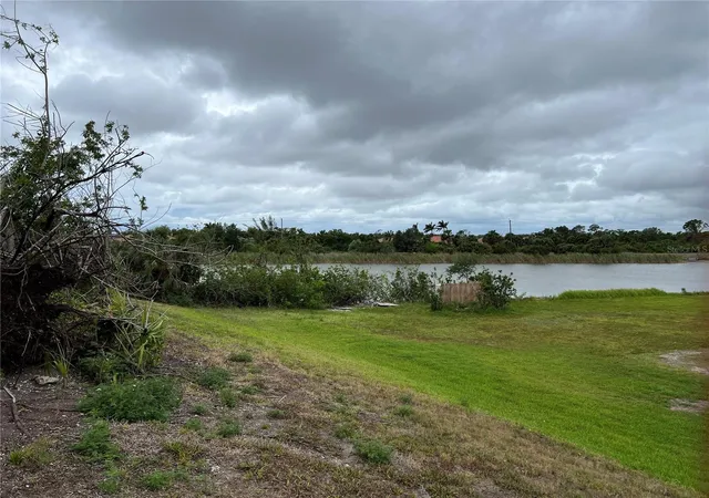 5th image of Woodbridge Dr, Venice, FL 34293 | MLS# A4571228