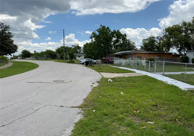 4th image of Hastings Dr, Deltona, FL 32725 | MLS# A4571860
