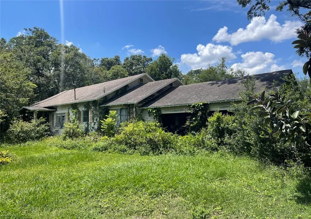 Photo 1 of Single family home for sale at 809 W Pipkin Rd, Lakeland, FL 33813 | MLS# B4901283 | Listing updated on 2026-10-12