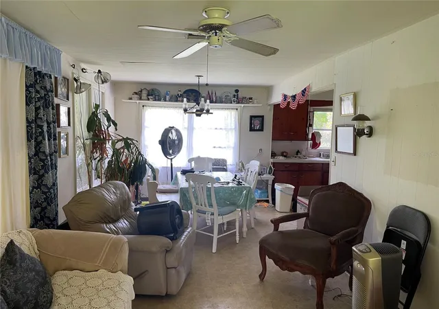 Photo 4 of Single family home for sale at 809 W Pipkin Rd, Lakeland, FL 33813 | MLS# B4901283 | Listing updated on 2026-10-12