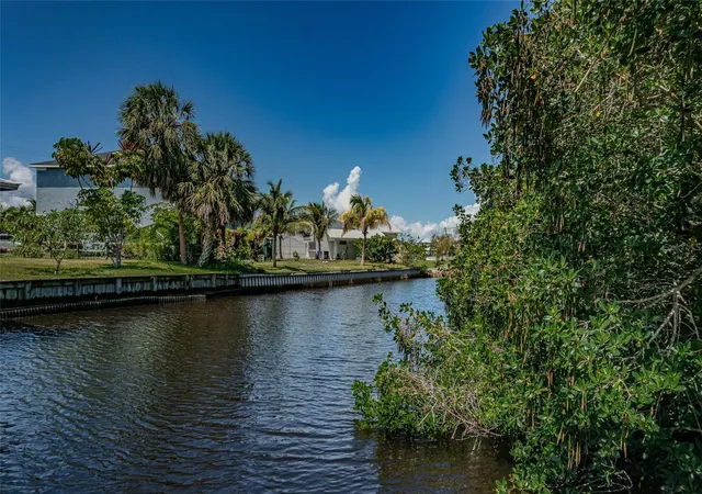 Photo 3 of Land for sale at 817 2nd Ave Nw, Ruskin, FL 33570 | MLS# T3457984 | Listing updated on 2026-09-22
