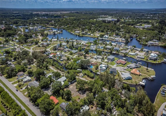 Photo 4 of Land for sale at 817 2Nd Ave Nw, Ruskin, FL 33570 | MLS# T3457984 | Listing updated on 2026-09-22