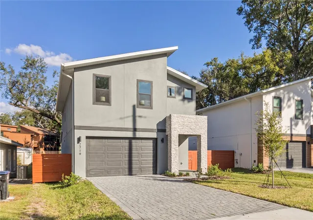 Photo 1 of Sale Pending at 2719 Keystone Dr, Orlando, FL 32806 | MLS# O6132263 | Listing updated on 2023-12-12