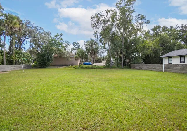 1st image of 464 Ne 2nd St, Crystal River, FL 34429 | MLS# W7857882