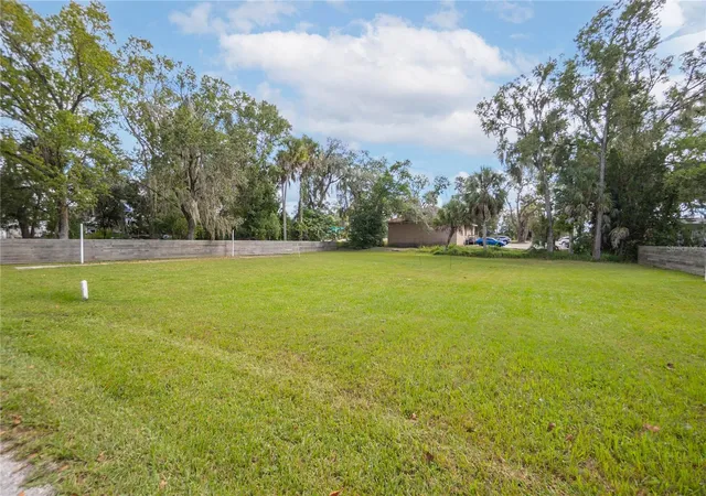 3rd image of 464 Ne 2Nd St, Crystal River, FL 34429 | MLS# W7857882