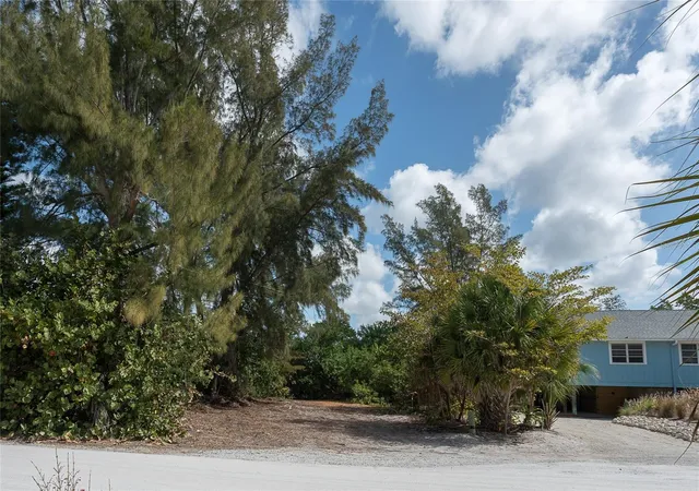 2nd image of 322 S Gulf Blvd, Placida, FL 33946 | MLS# D6132419