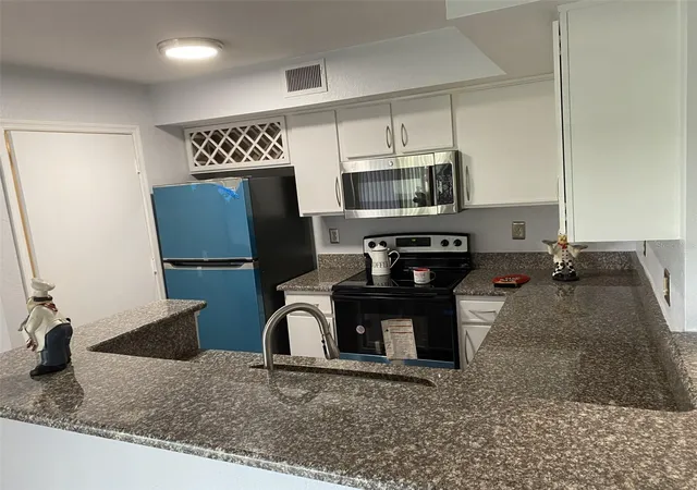 image of 7320 Westpointe Blvd, ORLANDO, FL 32835