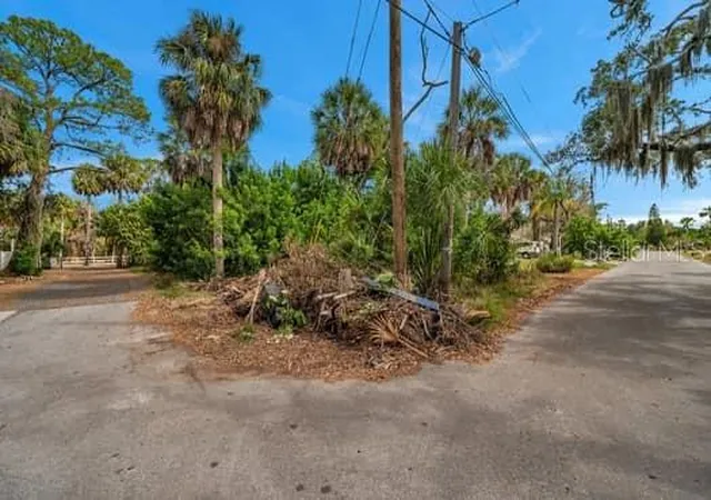 Photo 3 of Land for sale at 7822 Wilmar Ct, Port Richey, FL 34668 | MLS# U8215135 | Listing updated on 2026-10-12