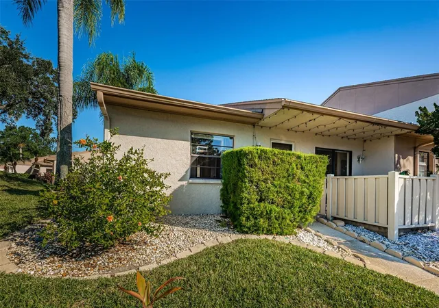 3rd image of 180 Ingrid Pl, Oldsmar, FL 34677 | MLS# U8218151