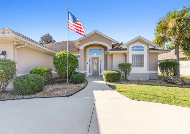 3rd image of 46 Woodward Ln, Palm Coast, FL 32164 | MLS# FC295595