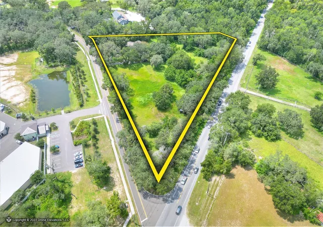 3rd image of 5226 Lithia Springs Rd, Lithia, FL 33547 | MLS# T3481421