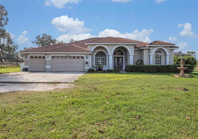 3rd image of 331 Lewis Rd, Lithia, FL 33547 | MLS# T3483077