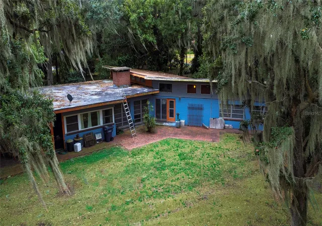 Photo 1 of Single family home for sale at 2060 Lake Ariana Blvd, Auburndale, FL 33823 | MLS# P4928160 | Listing updated on 2026-09-23