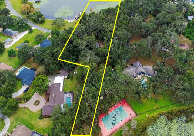 Photo 3 of Single family home for sale at 2060 Lake Ariana Blvd, Auburndale, FL 33823 | MLS# P4928160 | Listing updated on 2026-09-23