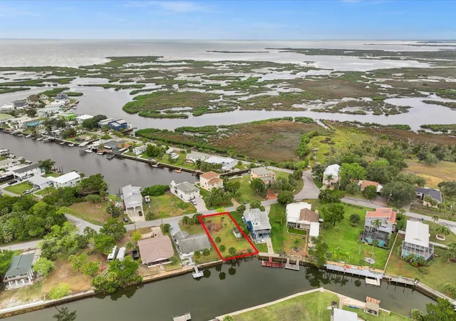 Homes for sale in Hernando Beach, FL | 3468 Minnow Creek Dr, Hernando Beach, FL 34607 | MLS# W7859841