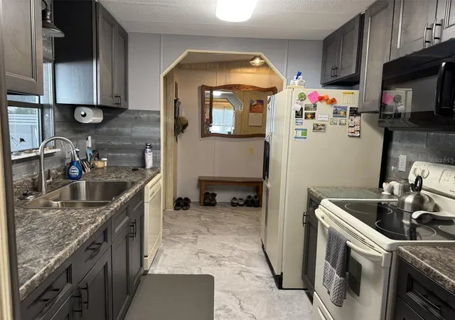 Photo 2 of Manufactured home for sale at 9000 Lake Point Blvd, Lake Wales, FL 33898 | MLS# P4928210 | Listing updated on 2026-10-02