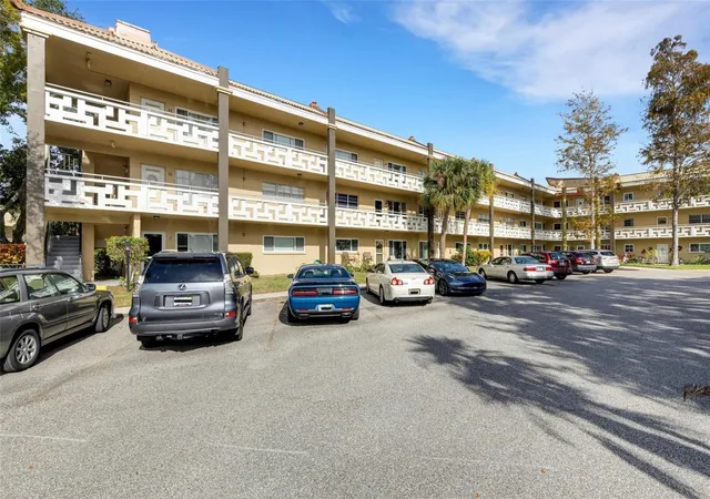 Condo for sale at 2416 World Parkway Blvd #28, Clearwater, FL 33763 | MLS# U8223013 | Listing updated on 2024-12-01