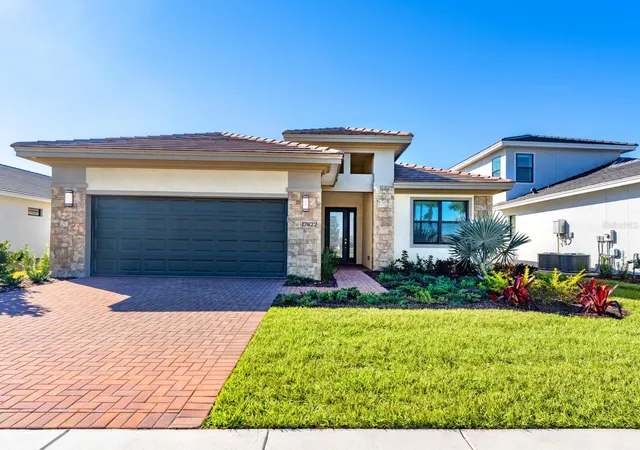1st image of 17822 Cresswind Ter, Lakewood Ranch, FL 34211 | MLS# A4592594
