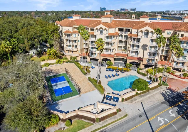 2nd image of 1110 W Ivanhoe Blvd #6, Orlando, FL 32804 | MLS# O6164563