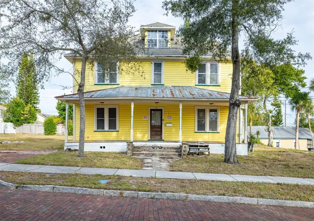 2nd image of 553 Division St, Tarpon Springs, FL 34689 | MLS# U8224317