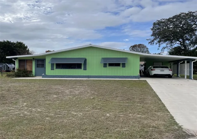 Photo 1 of Single family home for sale at 10300 Sw 98th Ter, Ocala, FL 34481 | MLS# OM669640 | Listing updated on 2026-09-25