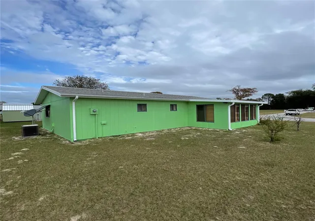 Photo 4 of Single family home for sale at 10300 Sw 98Th Ter, Ocala, FL 34481 | MLS# OM669640 | Listing updated on 2026-09-25