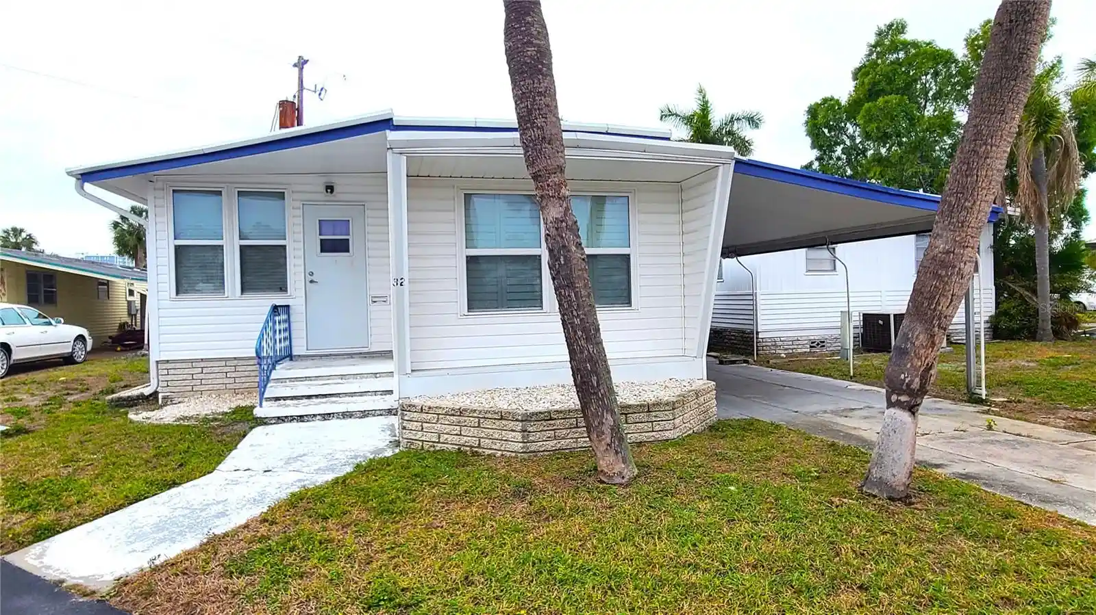 Listing Photo 1 - Condo for sale in 4851 W Gandy Blvd located at 4851 W Gandy Blvd, TAMPA, FL 33611 - Unit #B4 L32