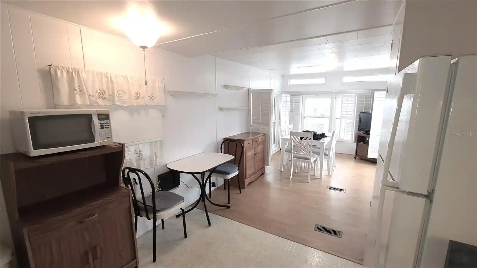 Listing Photo 2 - Condo for sale in 4851 W Gandy Blvd located at 4851 W Gandy Blvd, TAMPA, FL 33611 - Unit #B4 L32