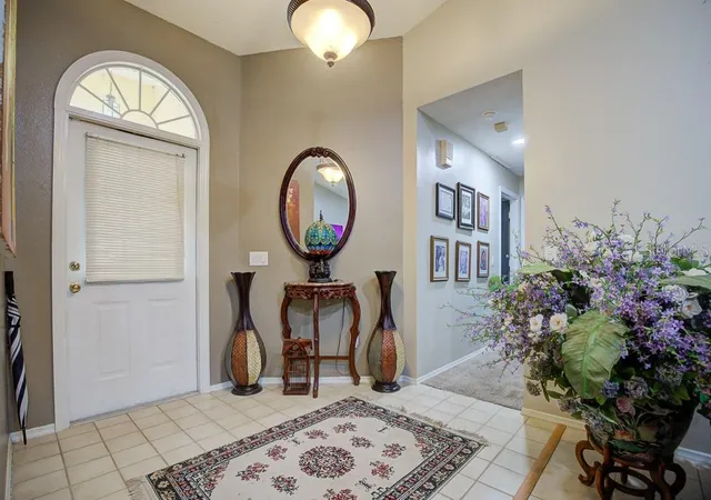5th image of 567 Silver Course Run, Ocala, FL 34472 | MLS# OM670468