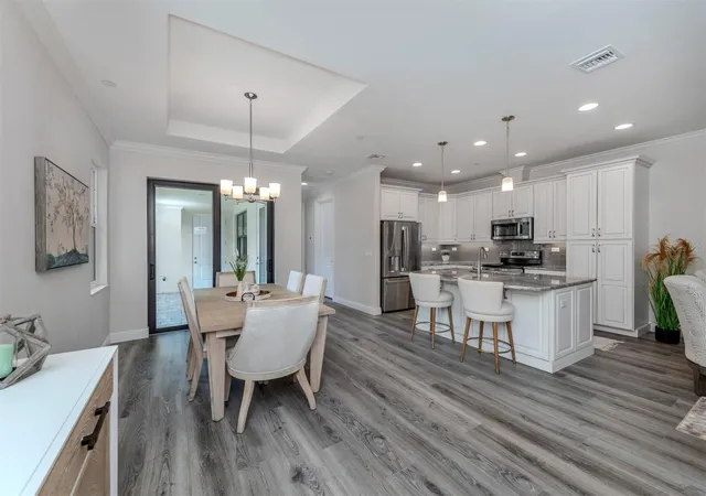 Photo 3 of Single family home for sale at 922 E Venice Ave, Venice, FL 34285 | MLS# N6130466 | Listing updated on 2026-08-21