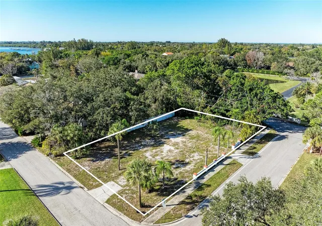 1st image of 210 77th St Nw, Bradenton, FL 34209 | MLS# A4596084