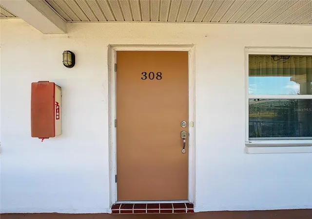 Homes for sale in St. Petersburg, FL | 6015 19Th St N, St. Petersburg, FL 33714
