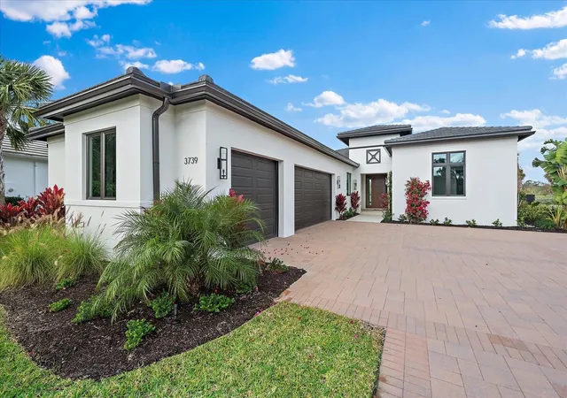 Photo 2 of Single family home for sale at 3739 Caledonia Ln, Sarasota, FL 34240 | MLS# A4596324 | Listing updated on 2026-08-02
