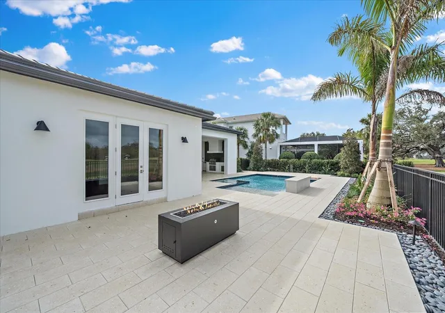 Photo 3 of Single family home for sale at 3739 Caledonia Ln, Sarasota, FL 34240 | MLS# A4596324 | Listing updated on 2026-08-02