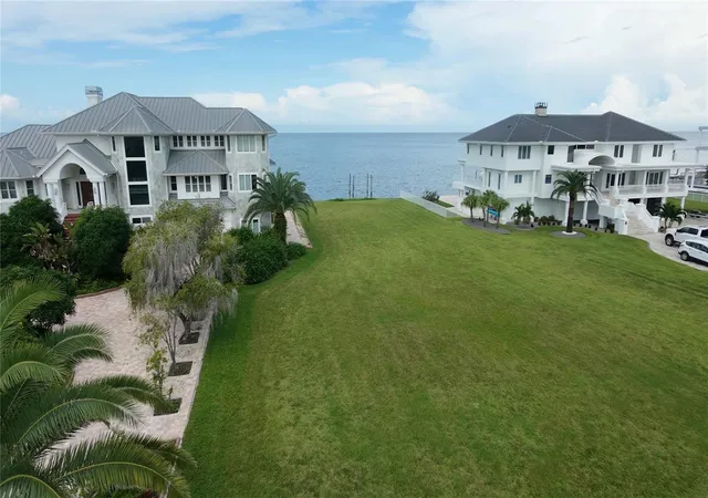 Photo 3 of Land for sale at 21 Westshore Dr, New Port Richey, FL 34652 | MLS# U8227964 | Listing updated on 2026-09-24