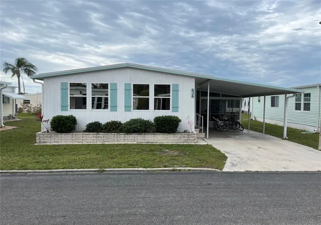 Photo 2 of Manufactured home for sale at 626 Cervina Dr, Venice, FL 34285 | MLS# N6130697 | Listing updated on 2026-09-28