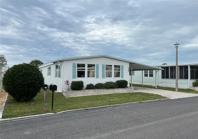 Photo 3 of Manufactured home for sale at 626 Cervina Dr, Venice, FL 34285 | MLS# N6130697 | Listing updated on 2026-09-28
