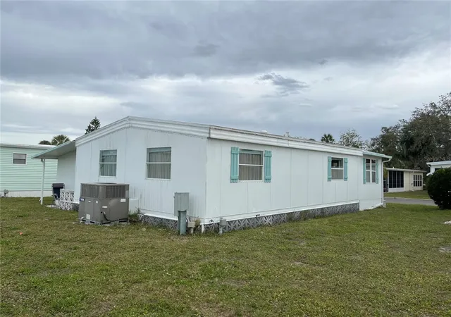 Photo 3 of Manufactured home for sale at 626 Cervina Dr, Venice, FL 34285 | MLS# N6130697 | Listing updated on 2026-09-28