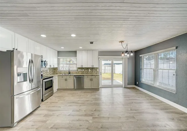 Photo 3 of Single Family Residence at 6917 Dunnett Ave N, Saint Petersburg, FL 33709 | MLS# T3502277 |  | Sold on 2024-04-23