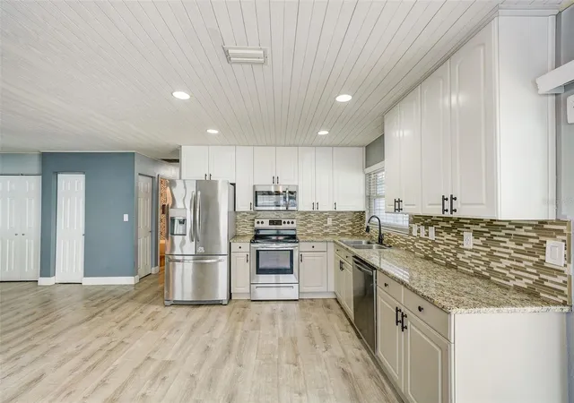 Photo 5 of Single Family Residence at 6917 Dunnett Ave N, Saint Petersburg, FL 33709 | MLS# T3502277 |  | Sold on 2024-04-23