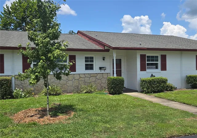 2nd image of 217 N Hill Ave #20, Deland, FL 32724 | MLS# V4934458