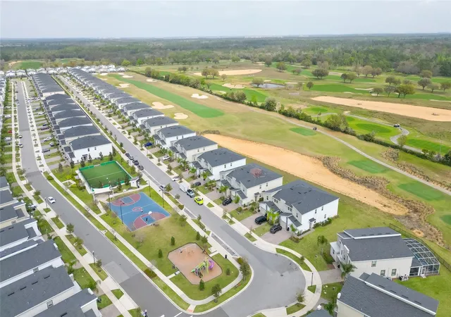 Listing Photo 4 - Condo for sale in building located at 815 Ocean Crse Ave, DAVENPORT, FL 33896 - Unit #815