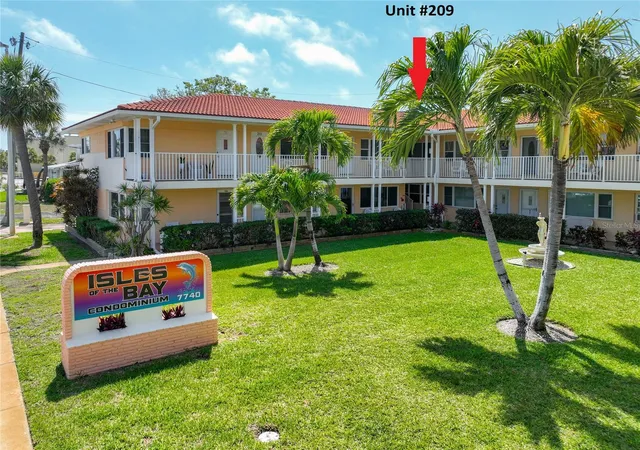 Homes for sale in St Pete Beach, FL | 7740 Boca Ciega Dr #209, St Pete Beach, FL 33706 | MLS# U8233243
