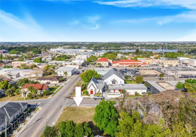 1st image of 902 E Main St, Haines City, FL 33844 | MLS# P4929625