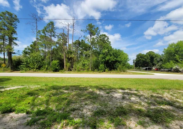 1st image of 421 Avenida Del Sur, Clewiston, FL 33440 | MLS# OM675331