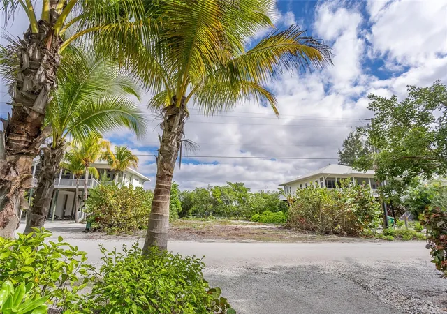 5th image of 270 S Gulf Blvd, Placida, FL 33946 | MLS# D6136066