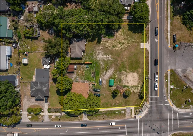 3rd image of 101 Eagle Lake Loop Rd E, Winter Haven, FL 33880 | MLS# B4901531