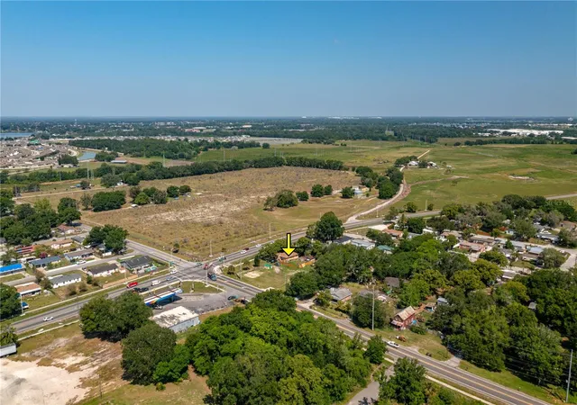4th image of 101 Eagle Lake Loop Rd E, Winter Haven, FL 33880 | MLS# B4901531
