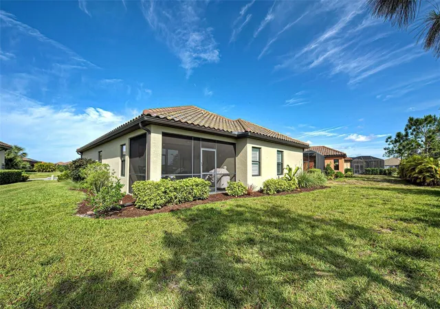 3rd image of 26724 Weiskopf Dr, Englewood, FL 34223 | MLS# D6136273